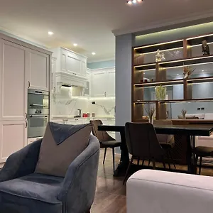 https://rooftop-city-light.hotels-in-tirana.com